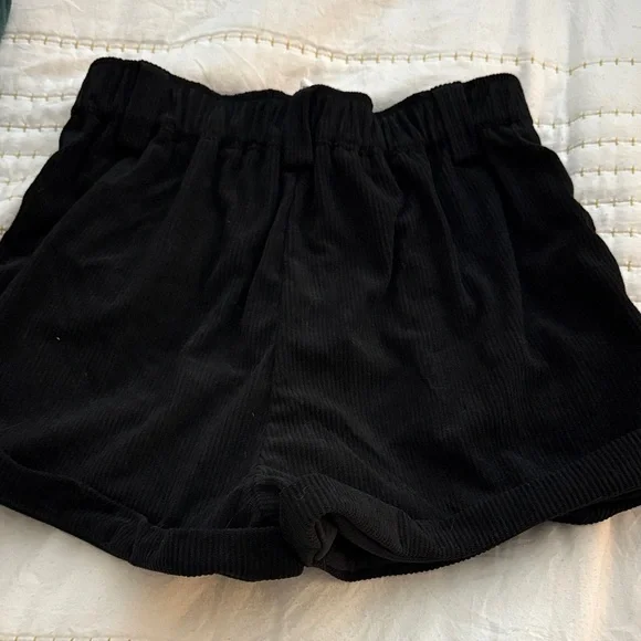 Halara Women's Black Corduroy Shorts - size small - NWT - Picture 5 of 8